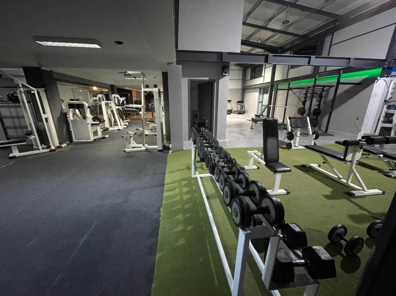 Γήπεδο Γυμναστήριο & Personal Training στα Λεχαινά - Athlopolis Sports Club